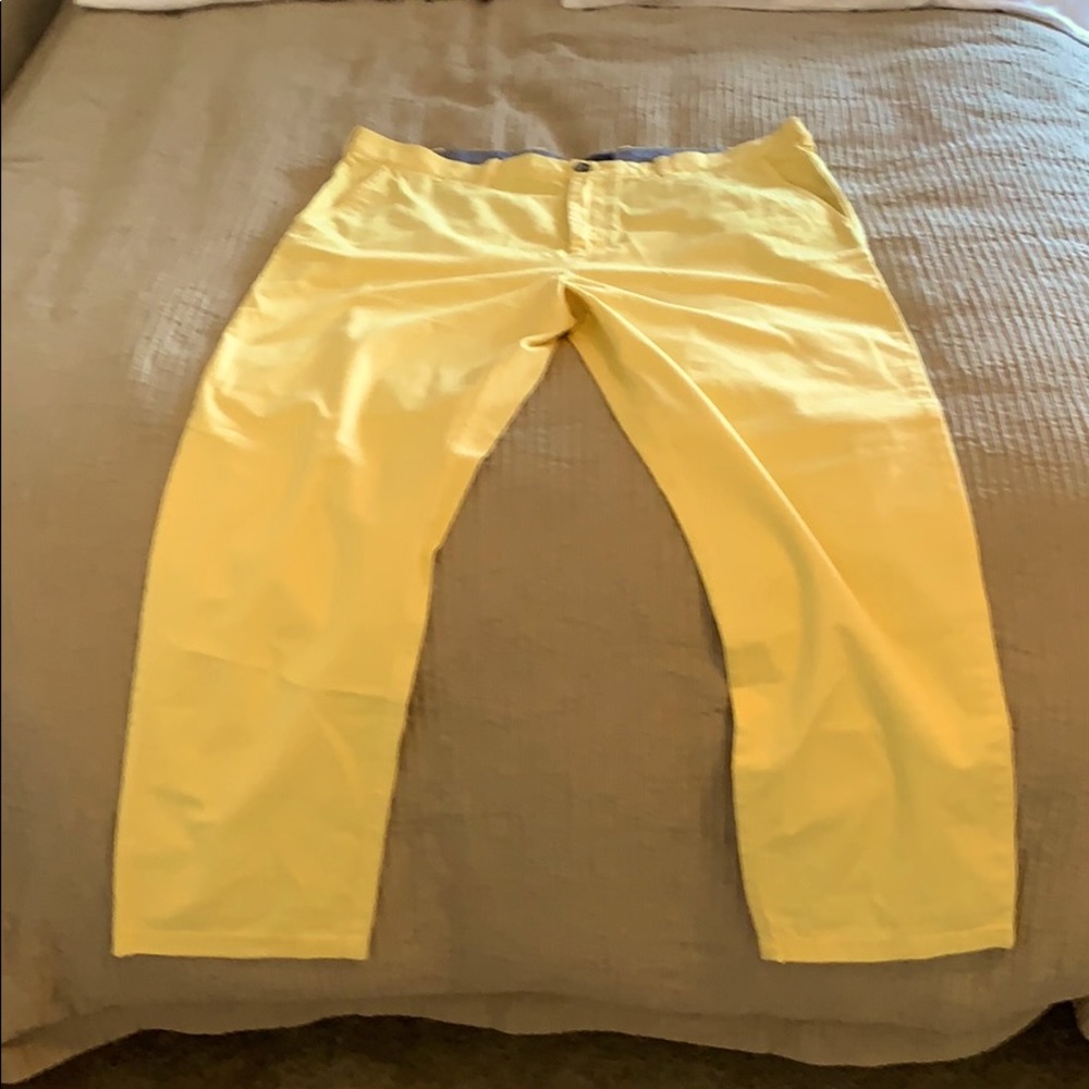MENS 40/30 YELLOW PANTS